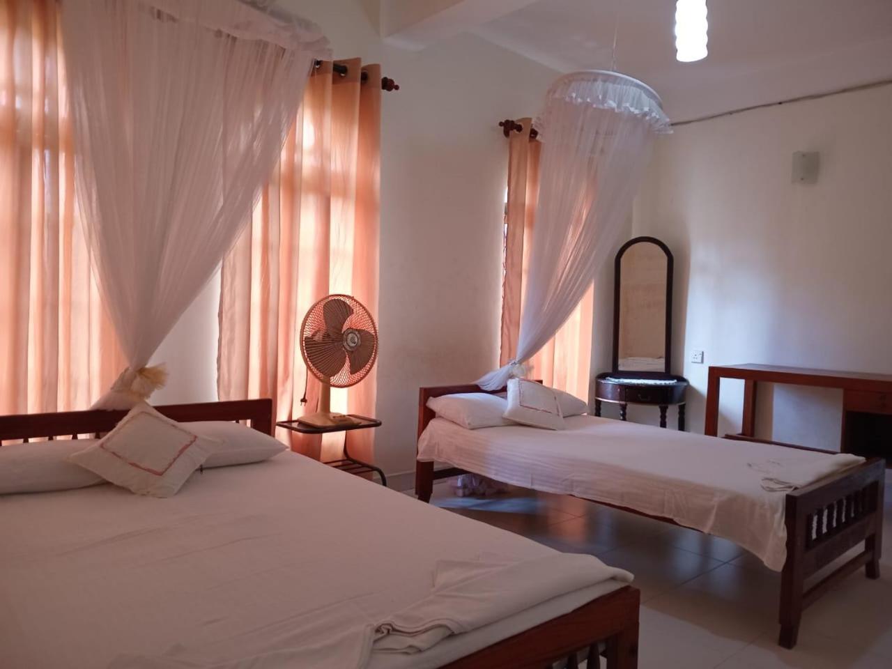 Ajanthas' Homestay Kandy Dış mekan fotoğraf